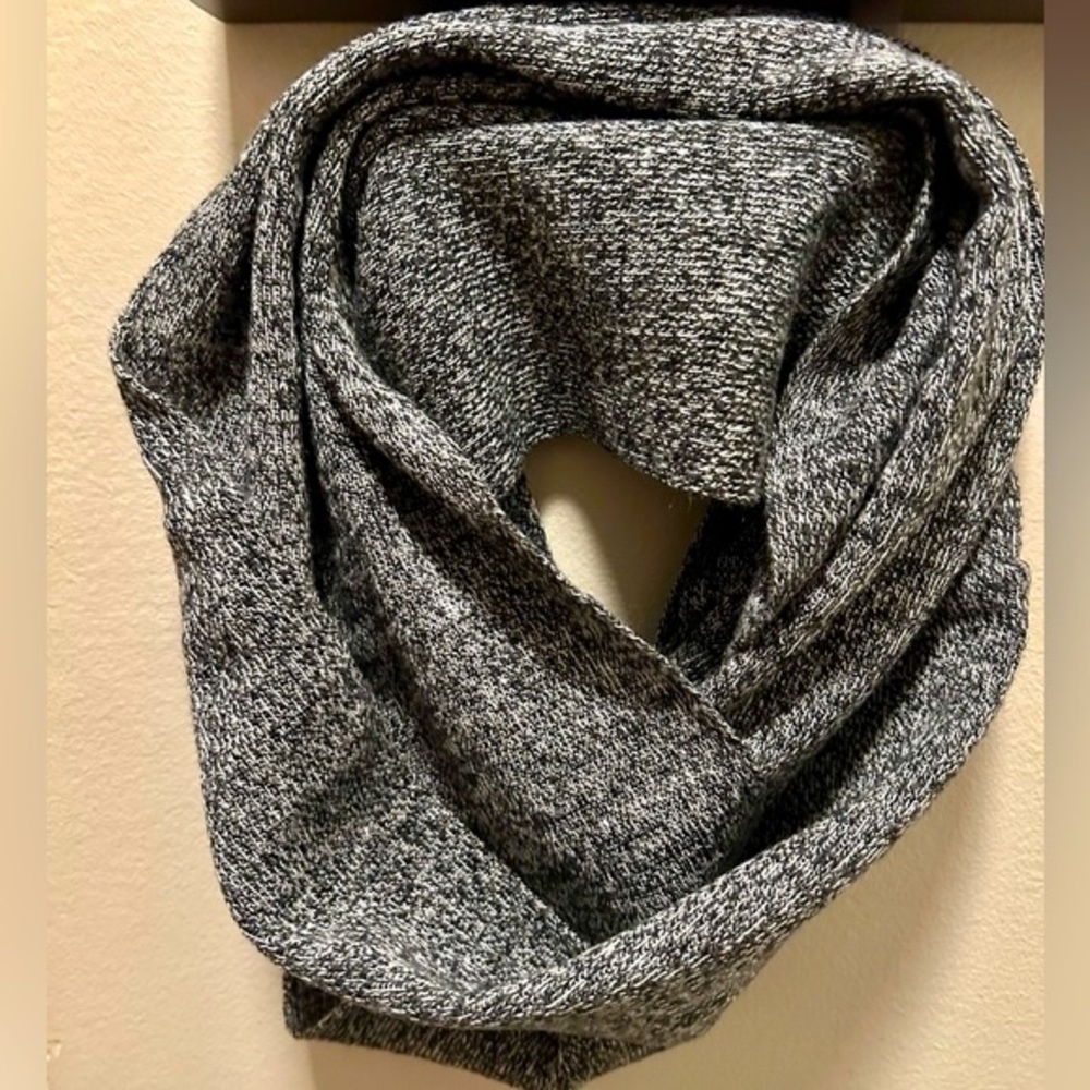 Black & White Knit Infinity Scarf